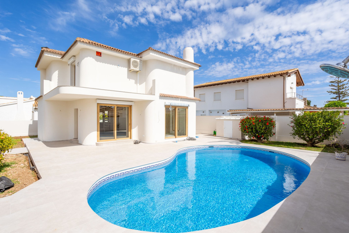 3 Bed Townhouse for sale in Cabo Roig Costa Blanca, Alicante, Spain