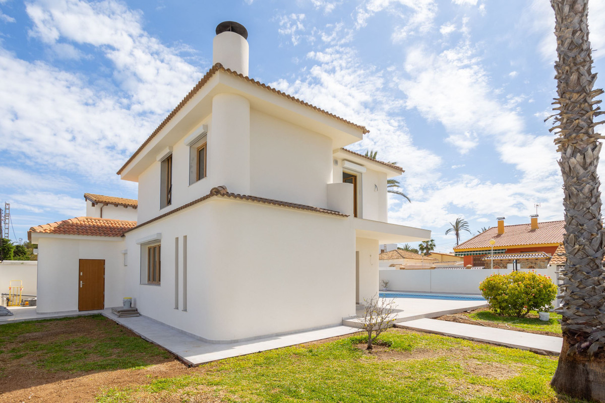 3 Bed Townhouse for sale in Cabo Roig Costa Blanca, Alicante, Spain