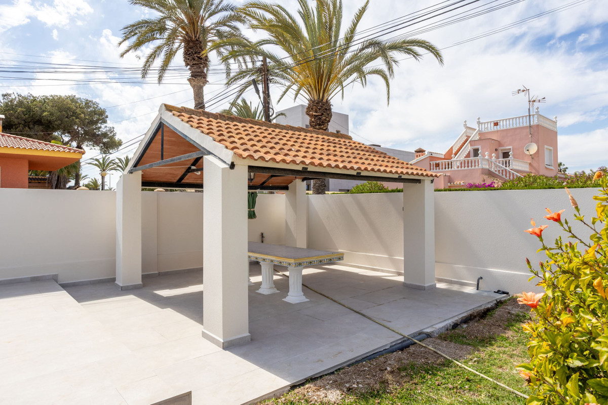 3 Bed Townhouse for sale in Cabo Roig Costa Blanca, Alicante, Spain