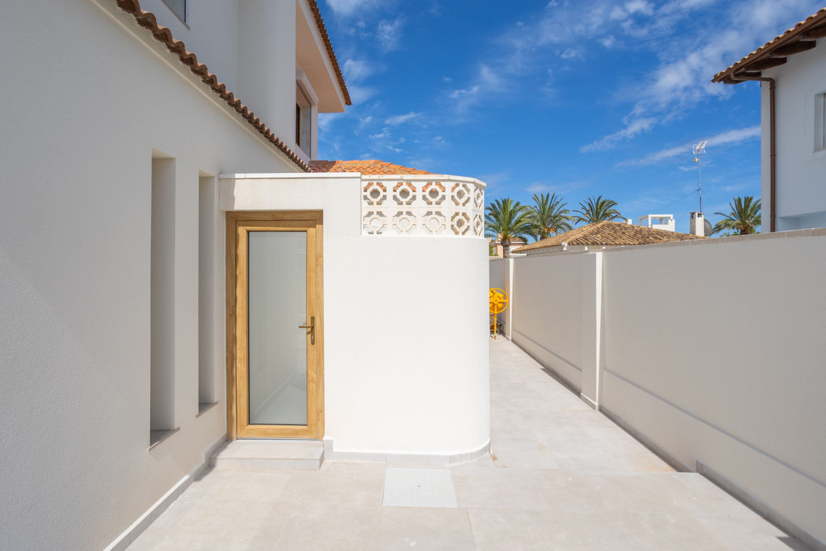 3 Bed Townhouse for sale in Cabo Roig Costa Blanca, Alicante, Spain