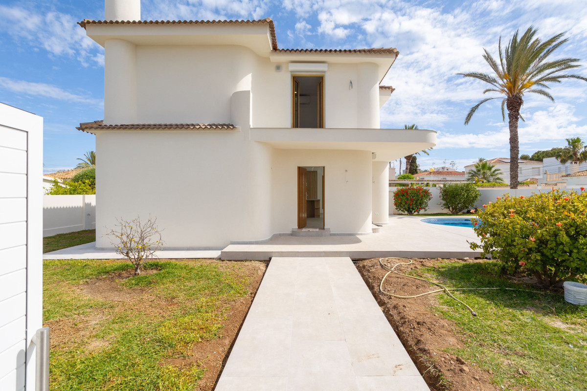 3 Bed Townhouse for sale in Cabo Roig Costa Blanca, Alicante, Spain