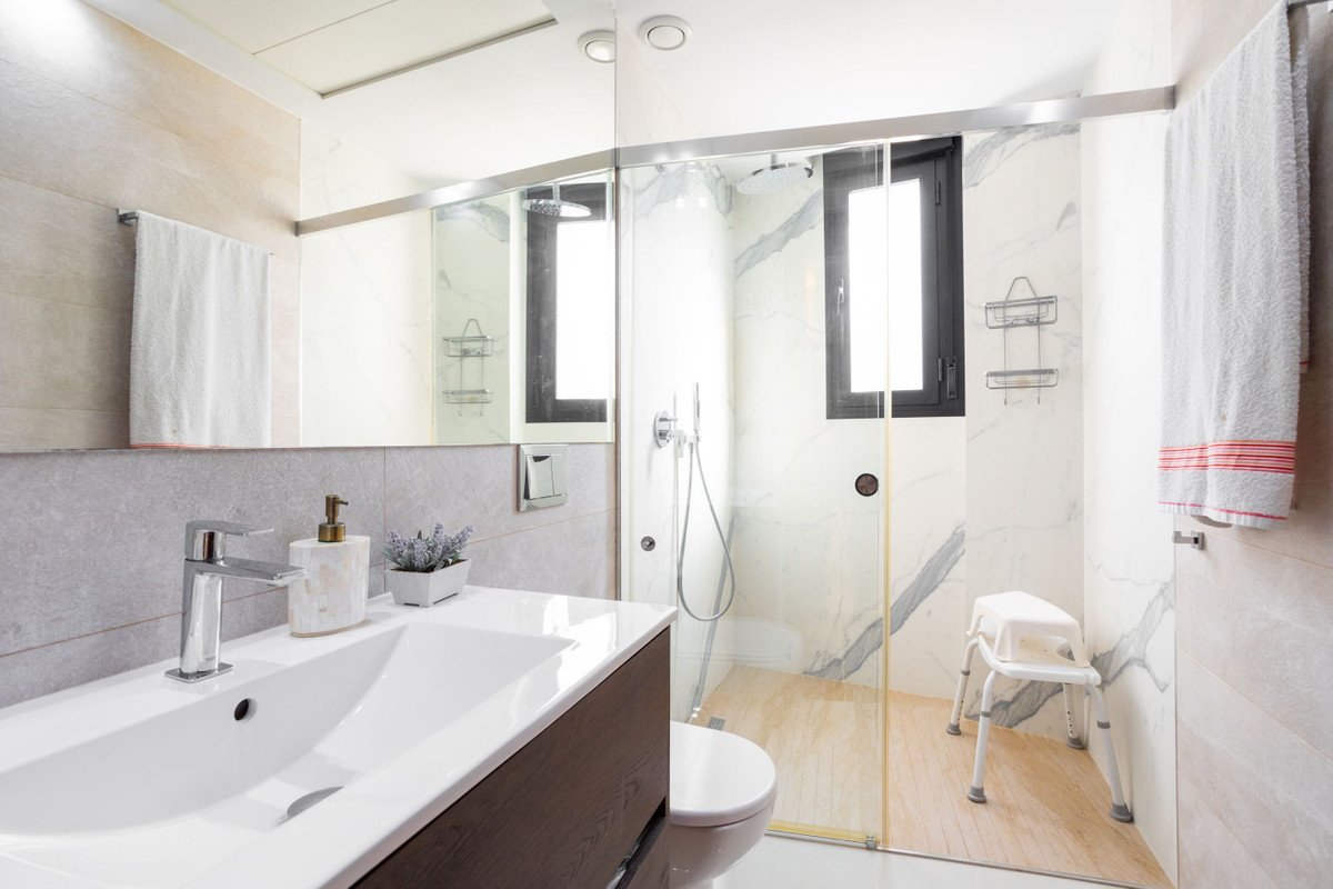 Se vende Villa - Chalet de 3 dormitorios en Costa Blanca, Alicante, España