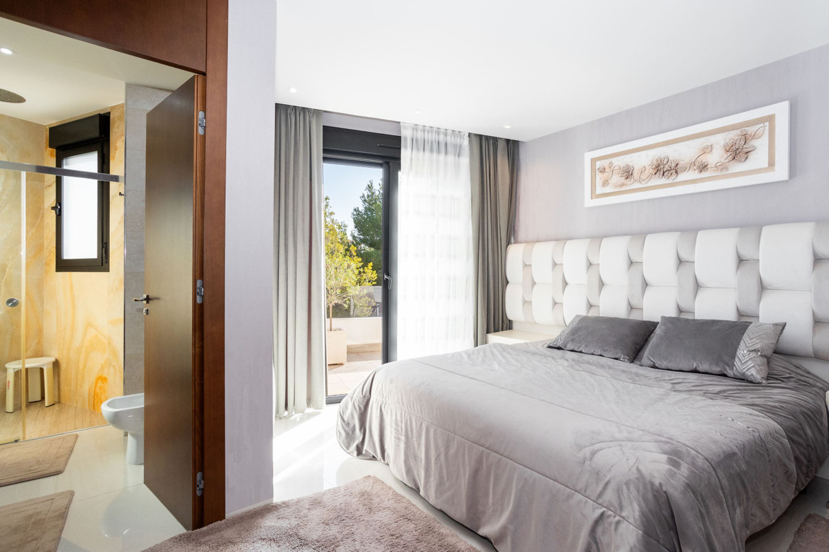 Se vende Villa - Chalet de 3 dormitorios en Costa Blanca, Alicante, España