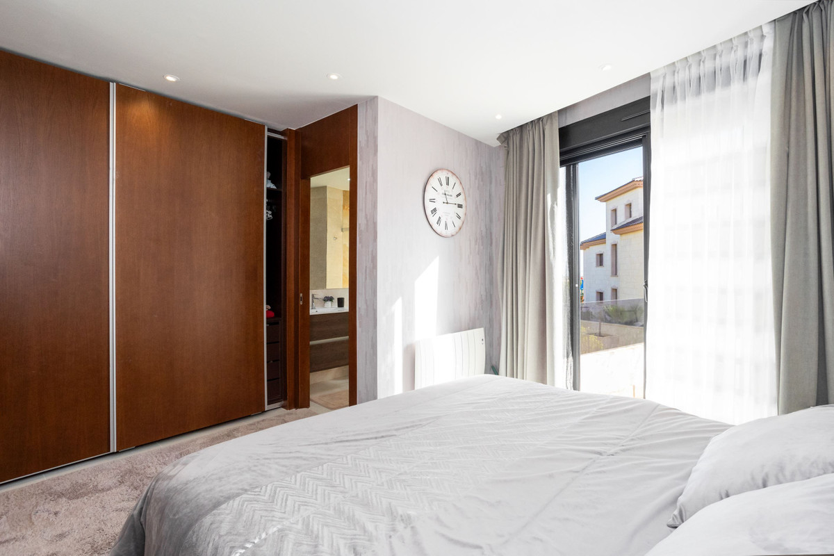 Se vende Villa - Chalet de 3 dormitorios en Costa Blanca, Alicante, España