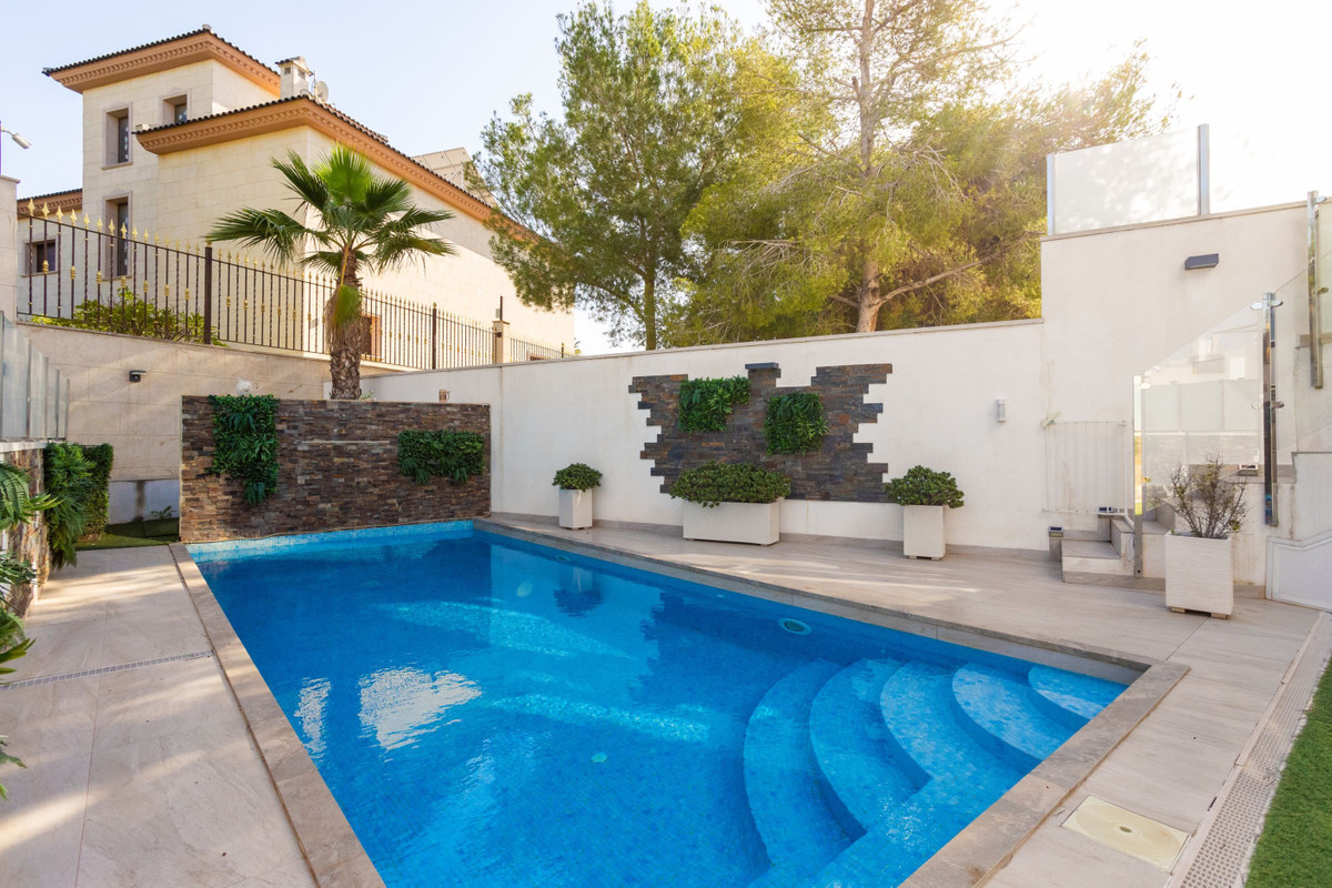 Se vende Villa - Chalet de 3 dormitorios en Costa Blanca, Alicante, España