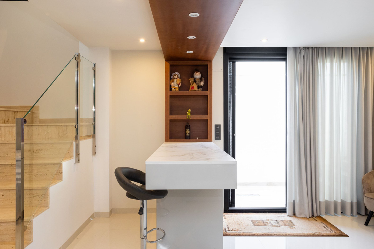 Se vende Villa - Chalet de 3 dormitorios en Costa Blanca, Alicante, España