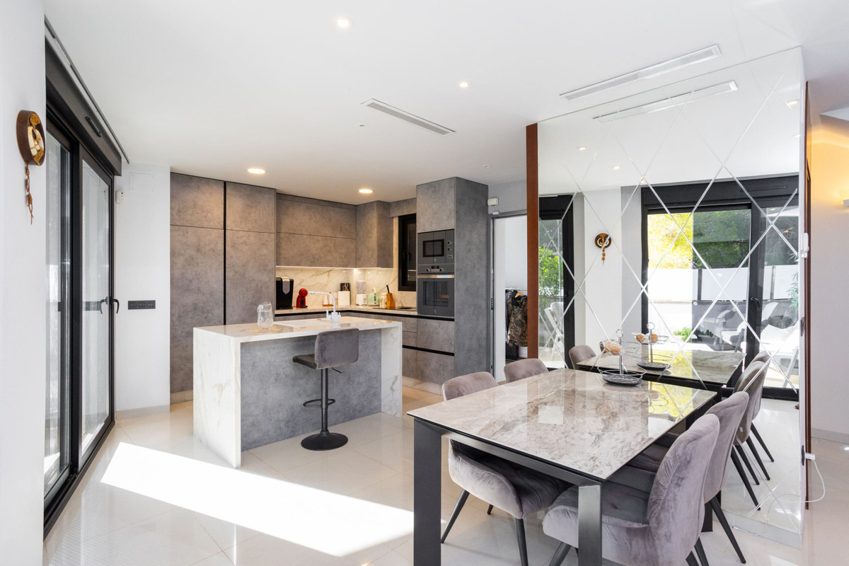 Se vende Villa - Chalet de 3 dormitorios en Costa Blanca, Alicante, España