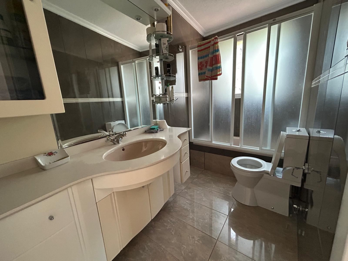 Se vende Villa - Chalet de 6 dormitorios en Costa Blanca, Alicante, España