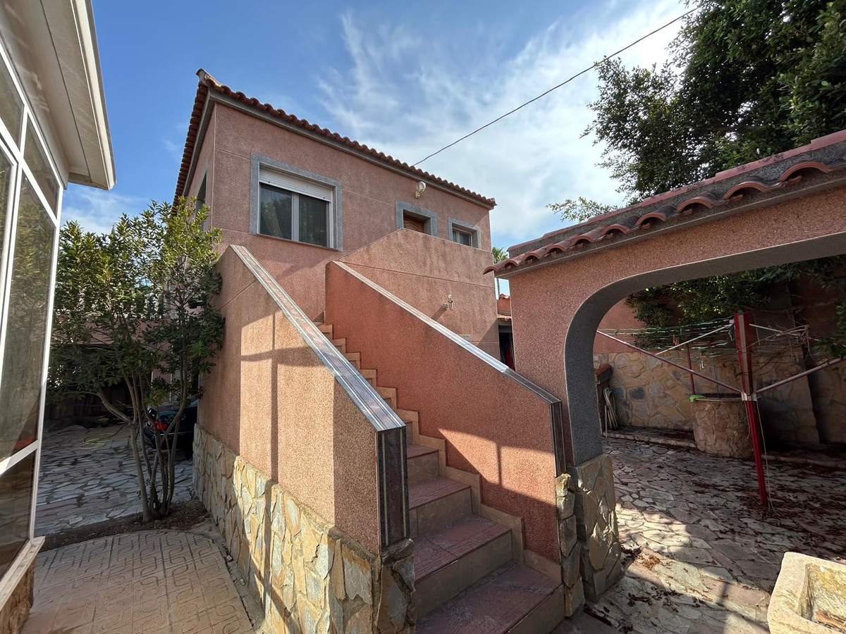 Se vende Villa - Chalet de 6 dormitorios en Costa Blanca, Alicante, España