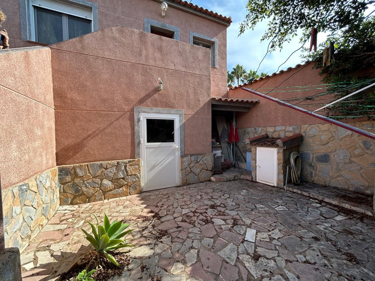 Se vende Villa - Chalet de 6 dormitorios en Costa Blanca, Alicante, España