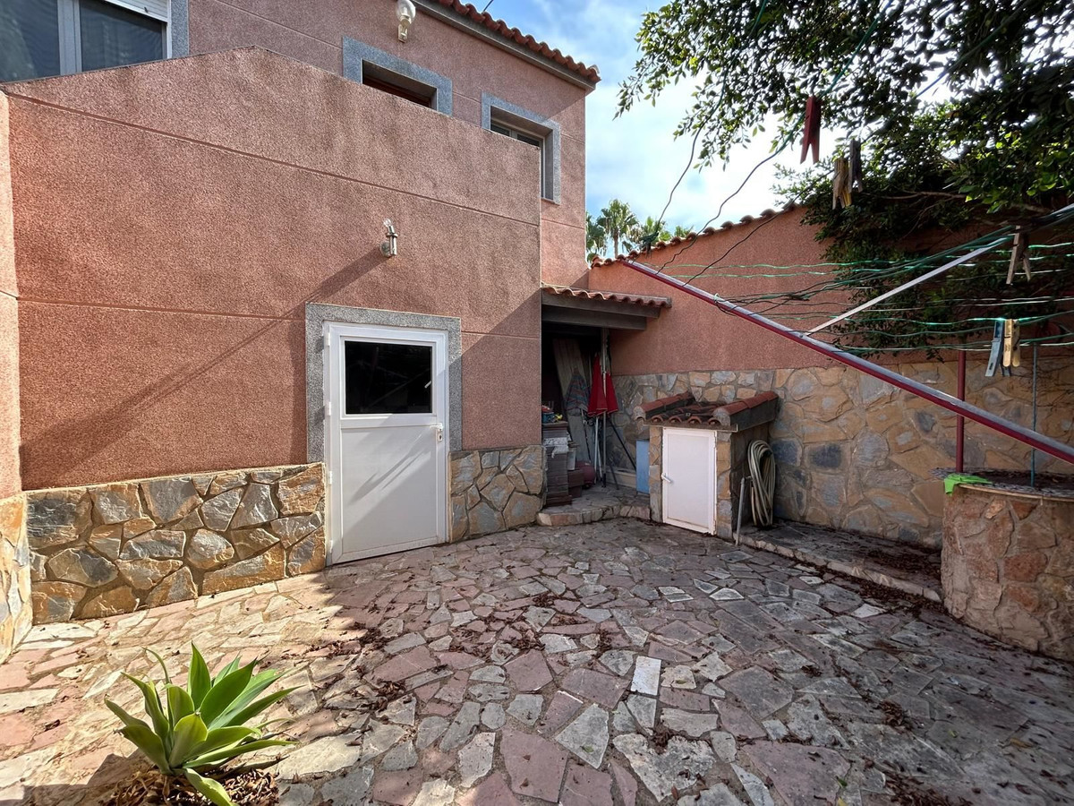 Se vende Villa - Chalet de 6 dormitorios en Costa Blanca, Alicante, España