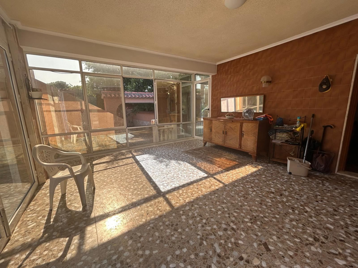 Se vende Villa - Chalet de 6 dormitorios en Costa Blanca, Alicante, España