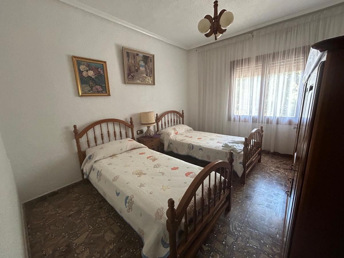 Se vende Villa - Chalet de 6 dormitorios en Costa Blanca, Alicante, España