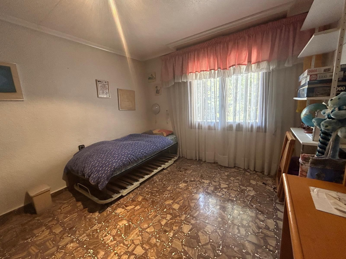 Se vende Villa - Chalet de 6 dormitorios en Costa Blanca, Alicante, España