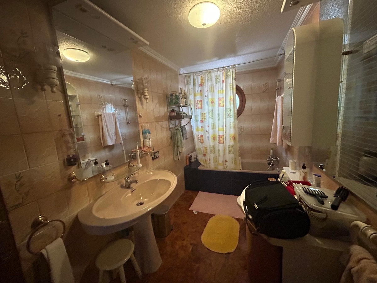Se vende Villa - Chalet de 6 dormitorios en Costa Blanca, Alicante, España
