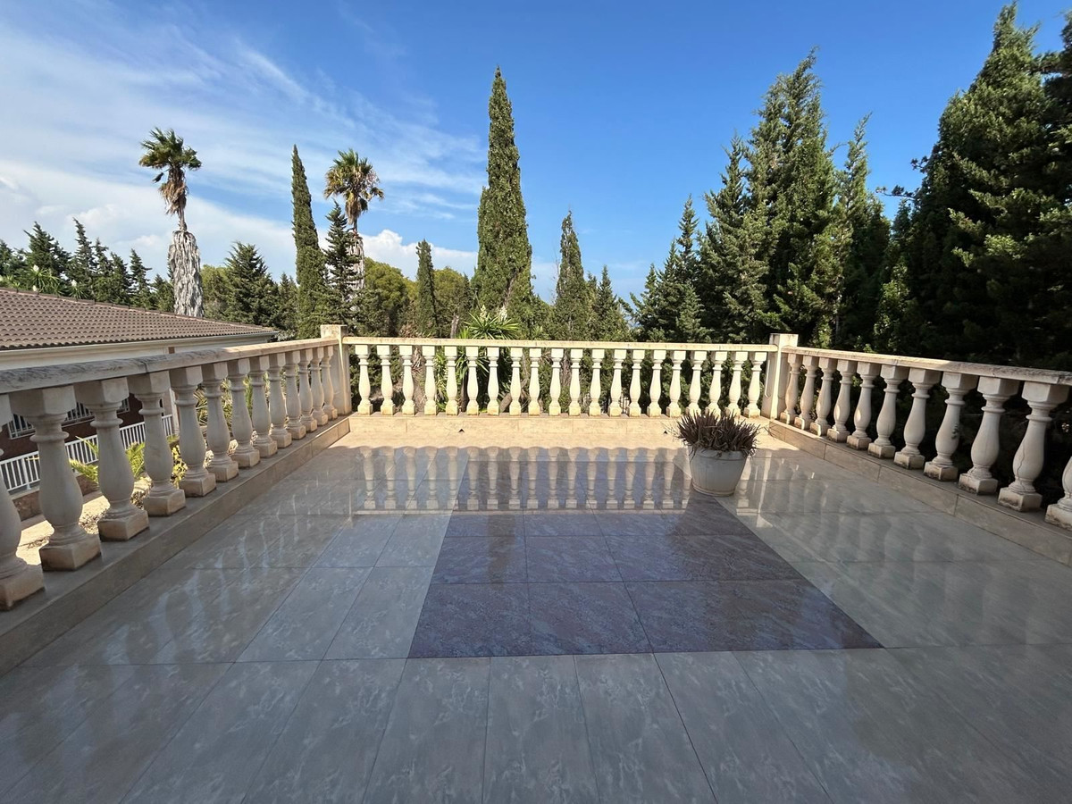 Se vende Villa - Chalet de 6 dormitorios en Costa Blanca, Alicante, España