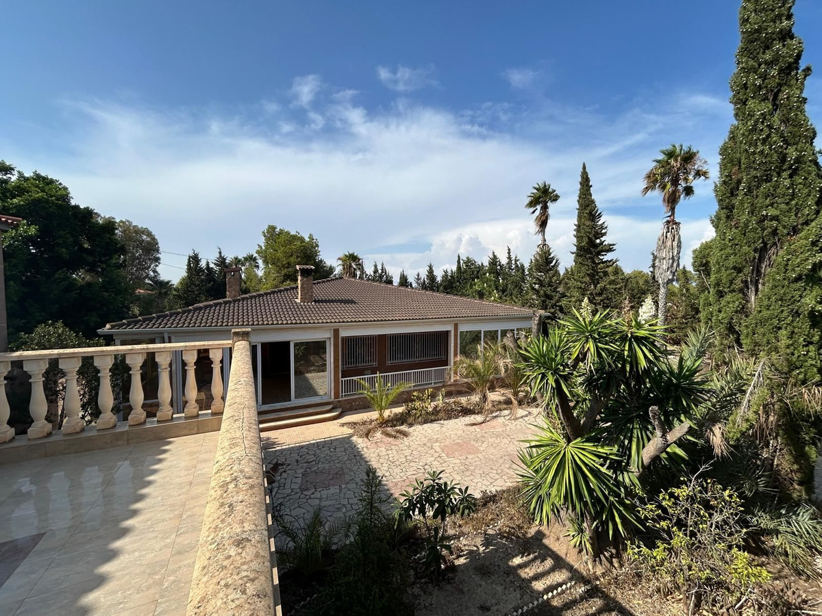 Se vende Villa - Chalet de 6 dormitorios en Costa Blanca, Alicante, España
