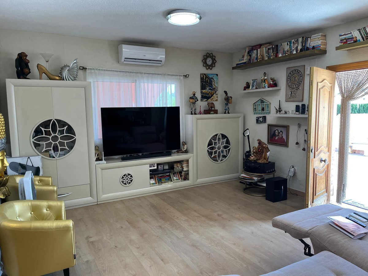 Se vende Villa - Chalet de 4 dormitorios en Costa Blanca, Alicante, España