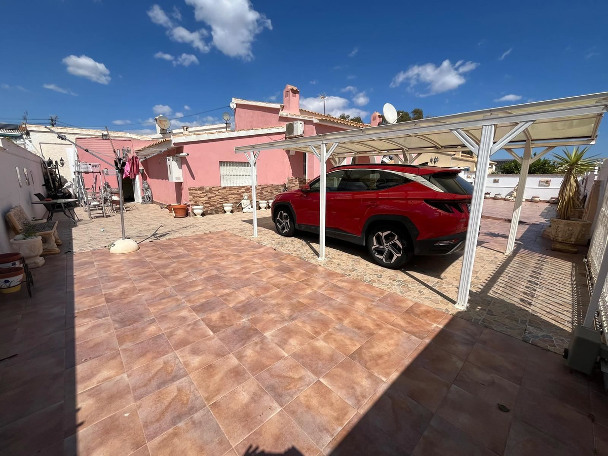 Se vende Villa - Chalet de 4 dormitorios en Costa Blanca, Alicante, España
