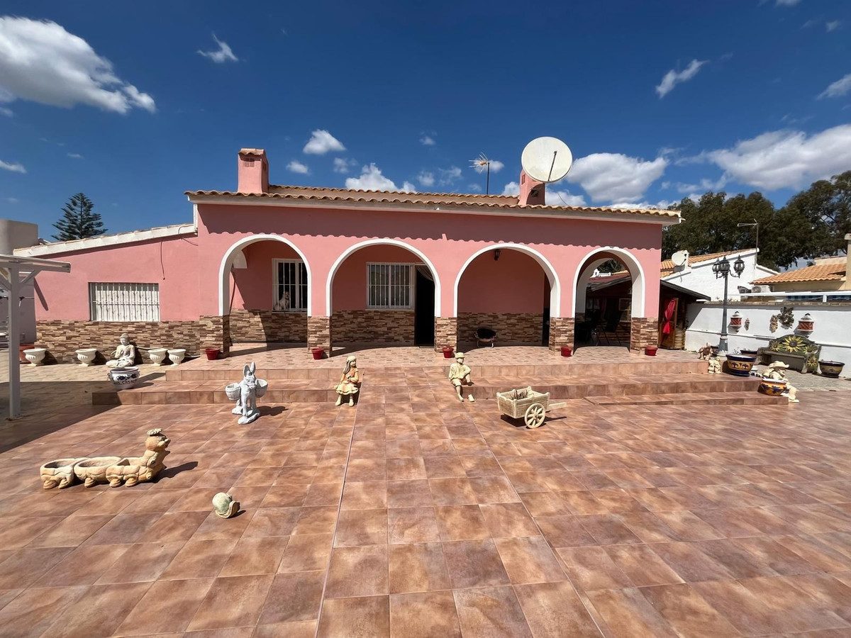 Se vende Villa - Chalet de 4 dormitorios en Costa Blanca, Alicante, España
