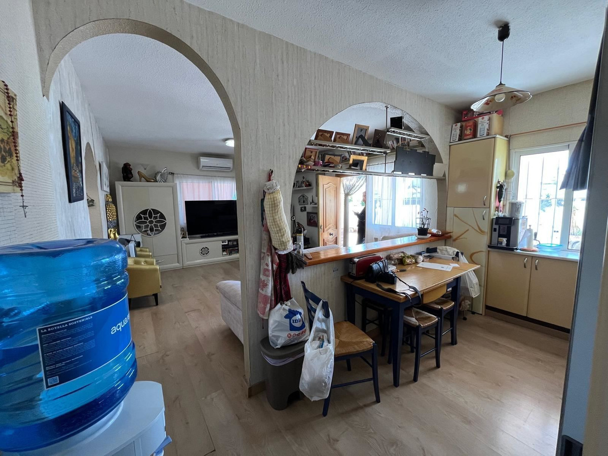 Se vende Villa - Chalet de 4 dormitorios en Costa Blanca, Alicante, España