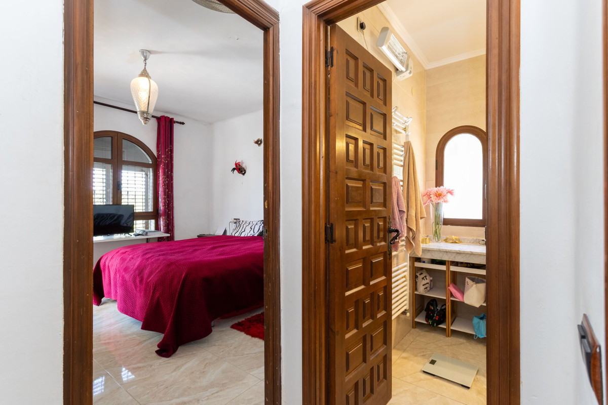 4 Bed Townhouse for sale in Villamartin Costa Blanca, Alicante, Spain