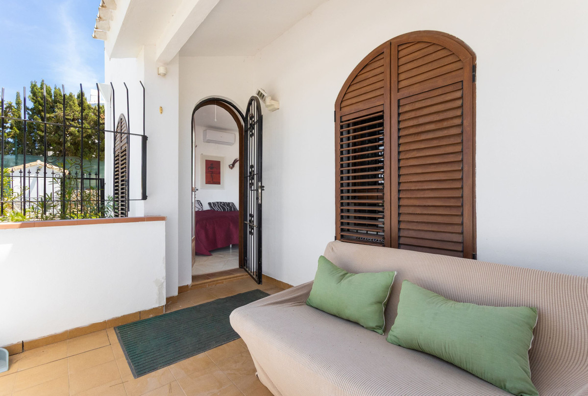 4 Bed Townhouse for sale in Villamartin Costa Blanca, Alicante, Spain
