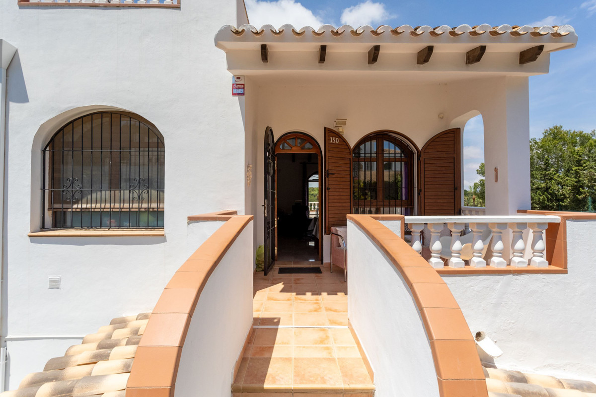 4 Bed Townhouse for sale in Villamartin Costa Blanca, Alicante, Spain