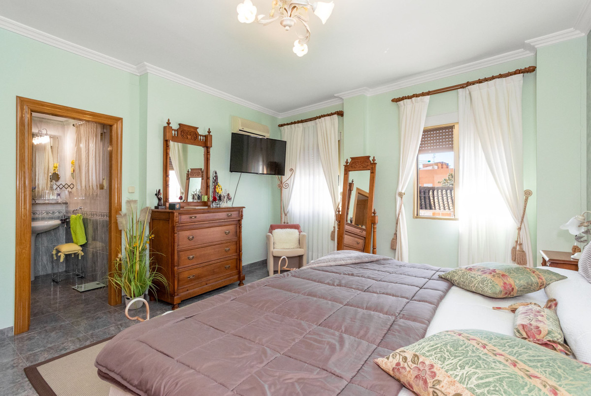 Se vende Villa - Chalet de 4 dormitorios en Costa Calida, Murcia, España