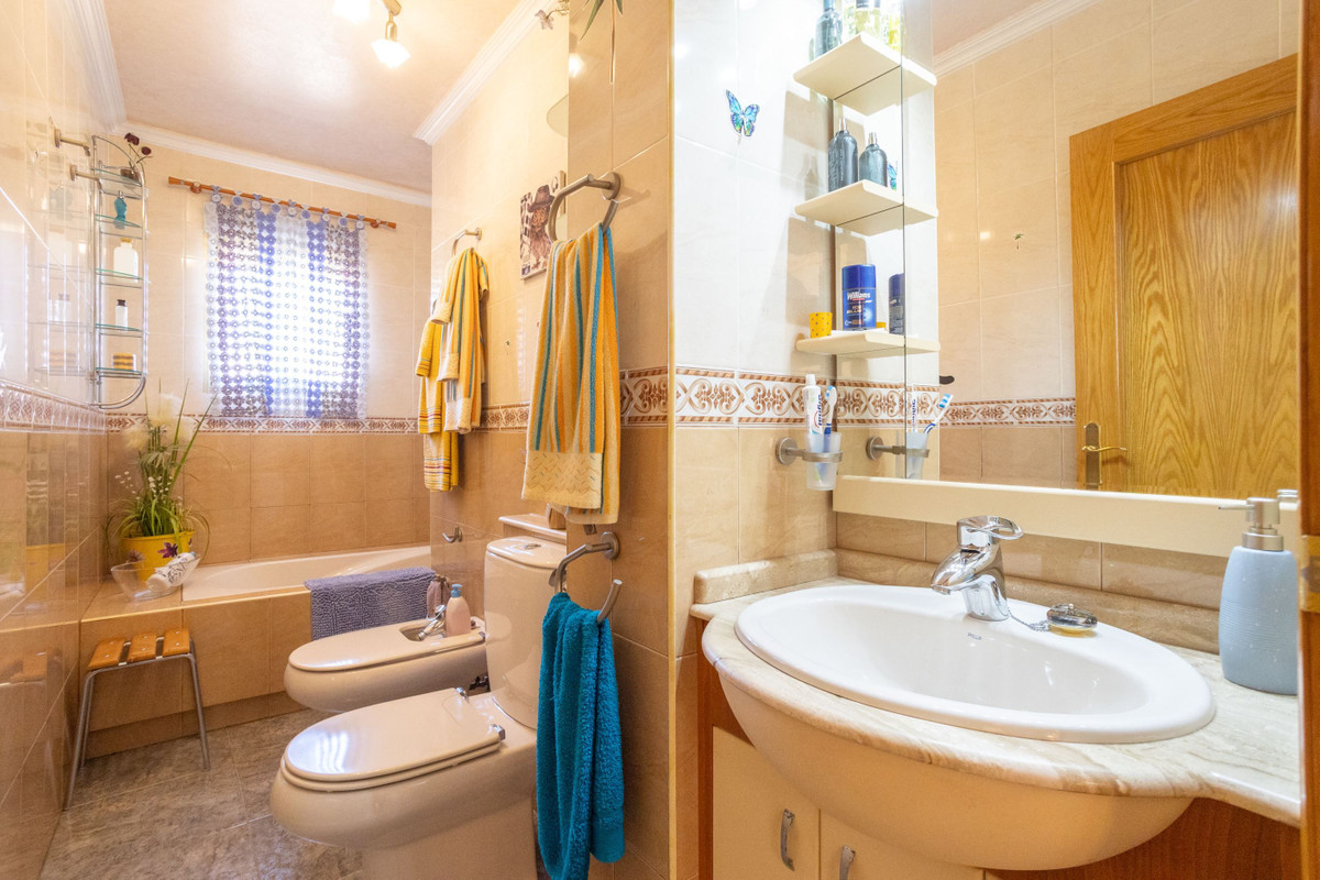 Se vende Villa - Chalet de 4 dormitorios en Costa Calida, Murcia, España