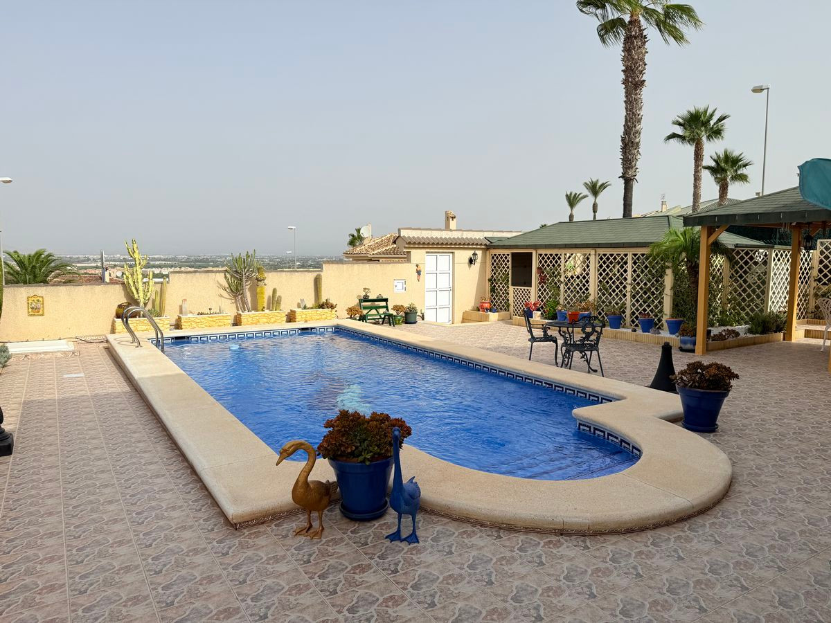 Se vende Villa - Chalet de 4 dormitorios en Costa Blanca, Alicante, España