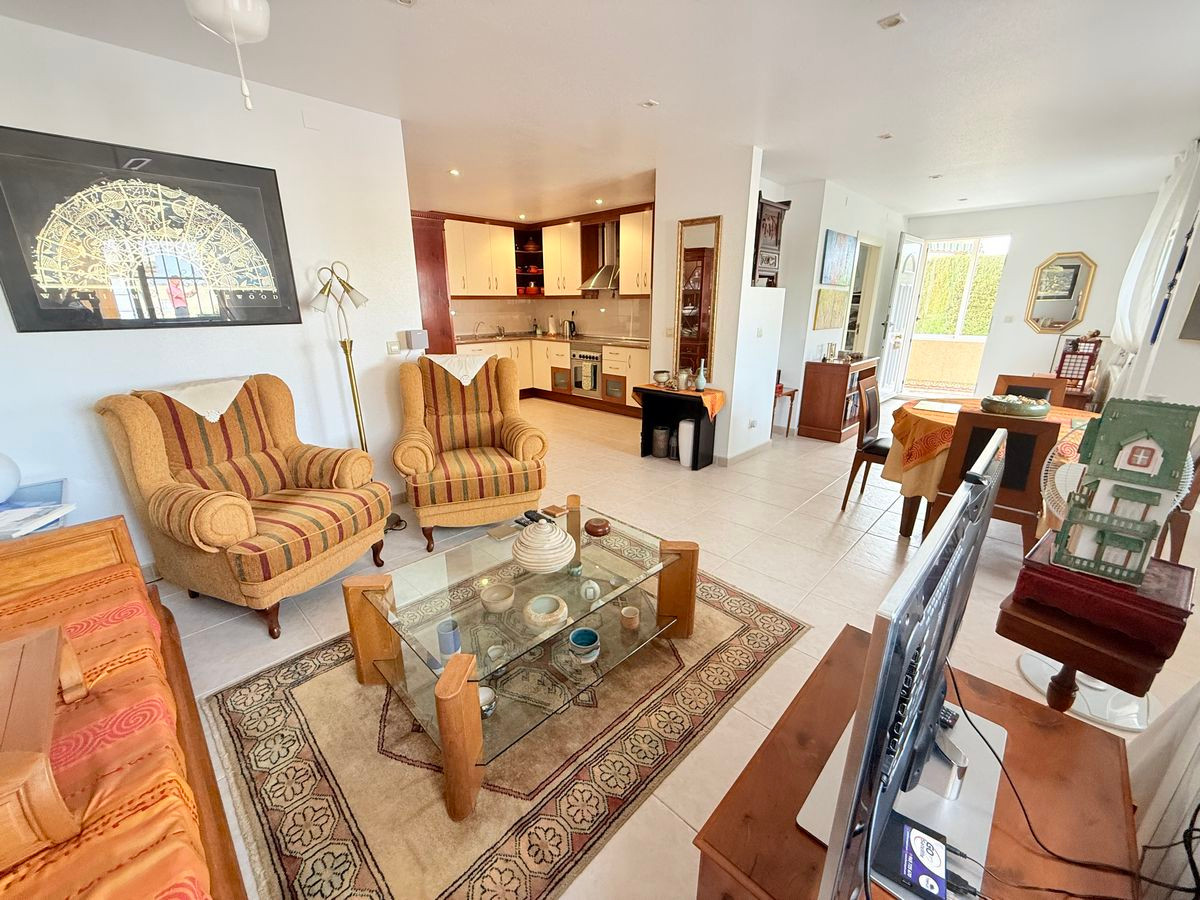Se vende Villa - Chalet de 4 dormitorios en Costa Blanca, Alicante, España