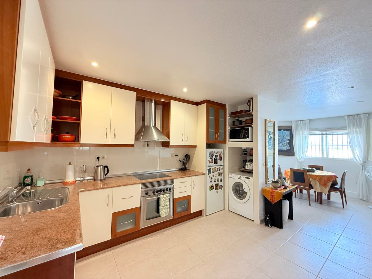 Se vende Villa - Chalet de 4 dormitorios en Costa Blanca, Alicante, España