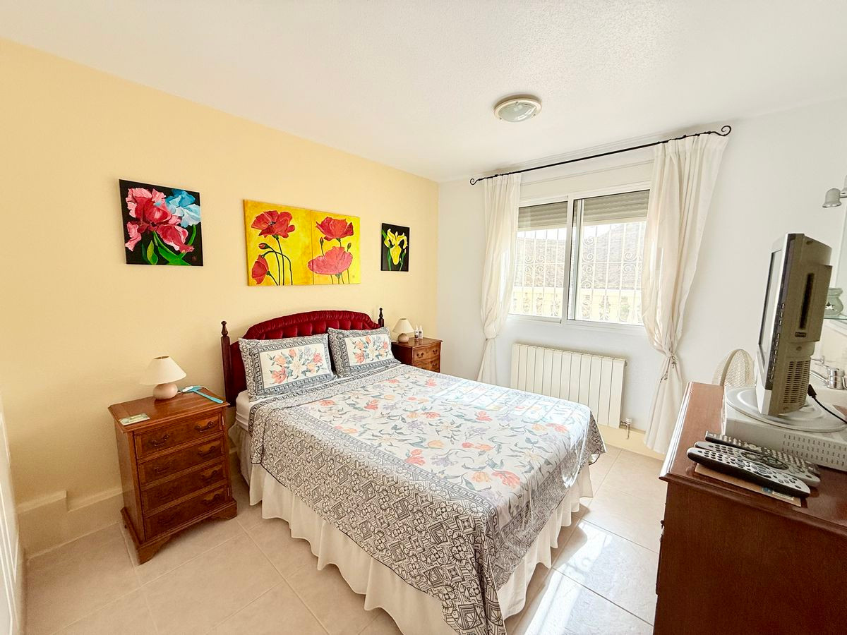 Se vende Villa - Chalet de 4 dormitorios en Costa Blanca, Alicante, España