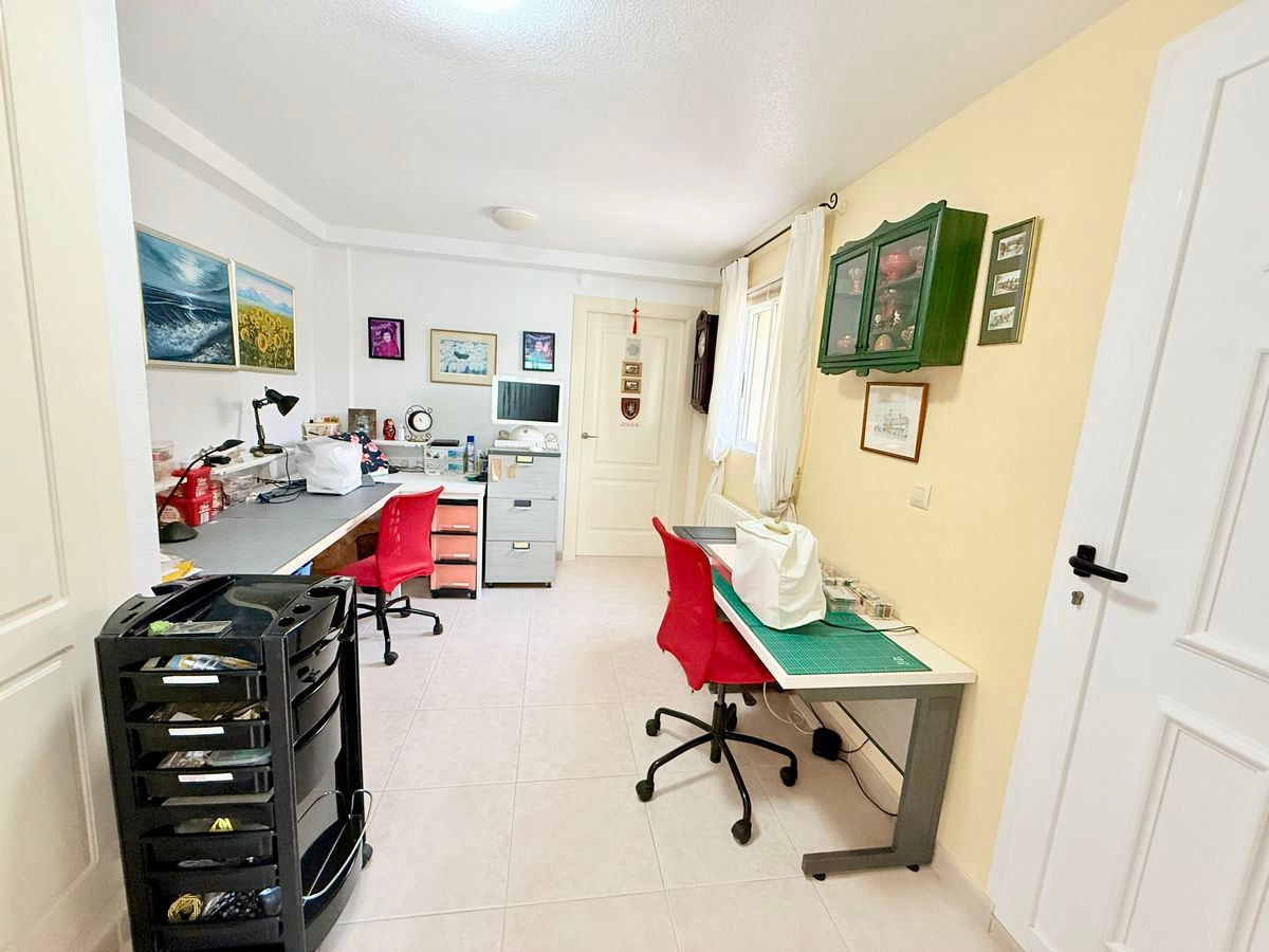 Se vende Villa - Chalet de 4 dormitorios en Costa Blanca, Alicante, España