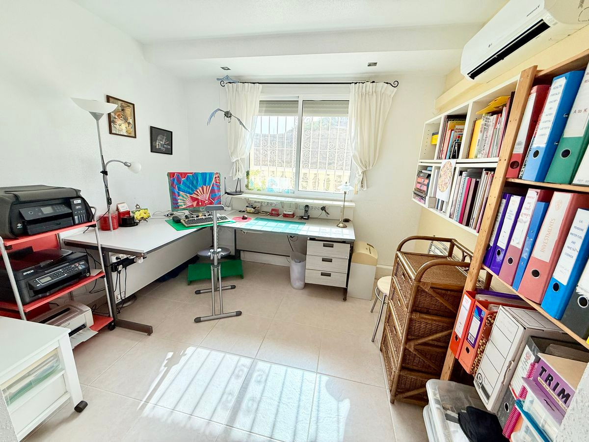 Se vende Villa - Chalet de 4 dormitorios en Costa Blanca, Alicante, España