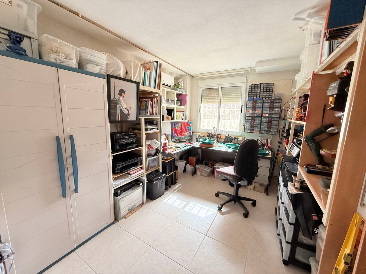 Se vende Villa - Chalet de 4 dormitorios en Costa Blanca, Alicante, España