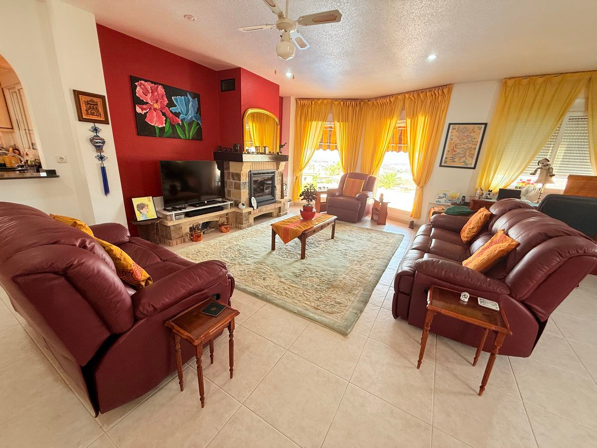 Se vende Villa - Chalet de 4 dormitorios en Costa Blanca, Alicante, España