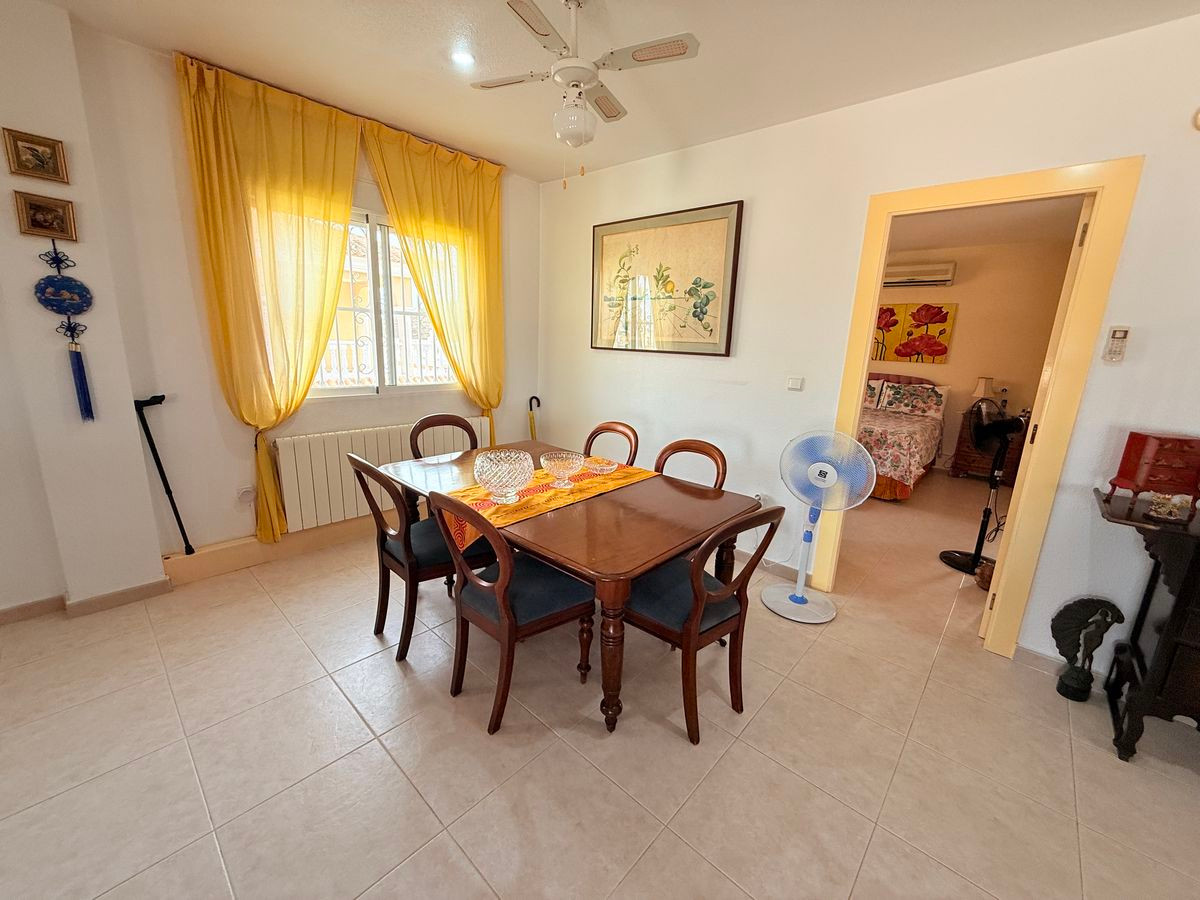 Se vende Villa - Chalet de 4 dormitorios en Costa Blanca, Alicante, España