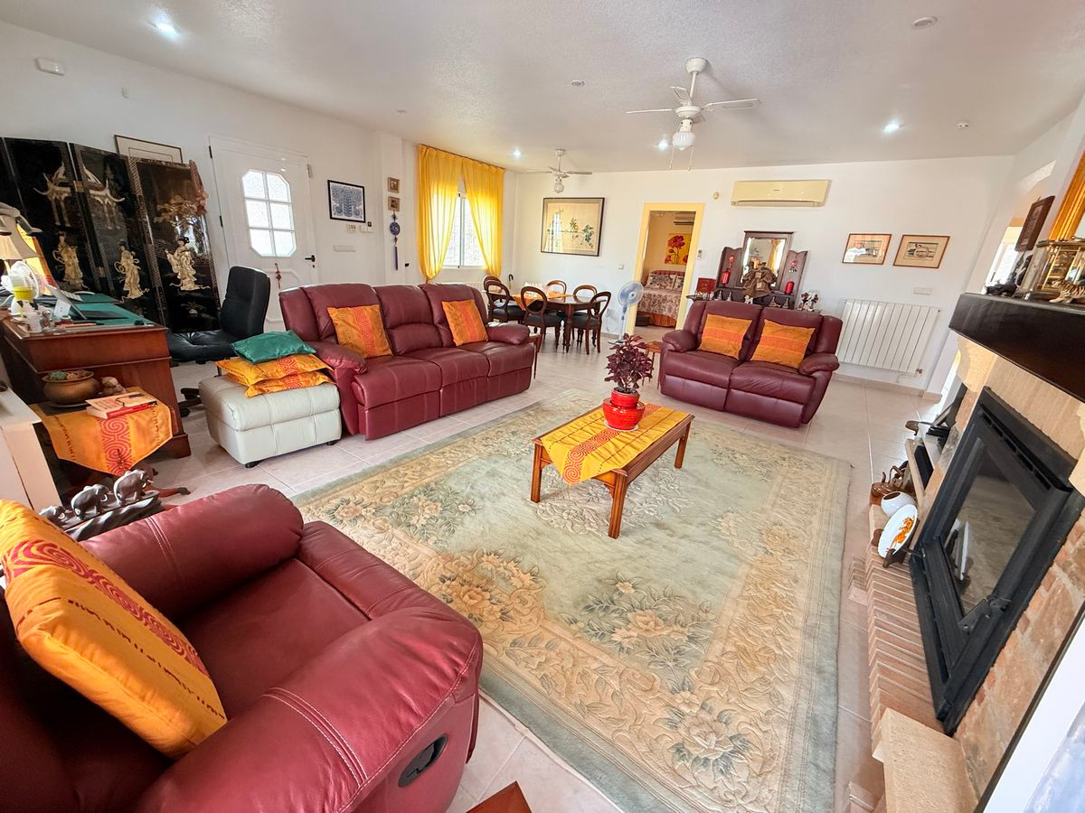 Se vende Villa - Chalet de 4 dormitorios en Costa Blanca, Alicante, España