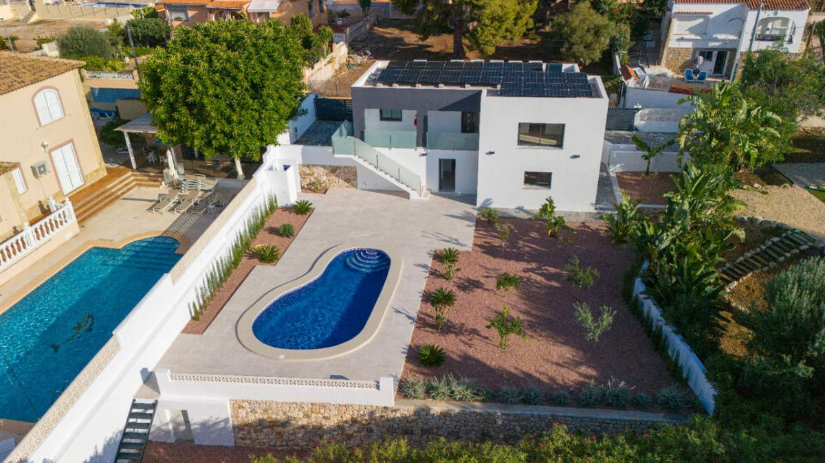 4 Bed Townhouse for sale in Los Pinos Costa Blanca, Alicante, Spain