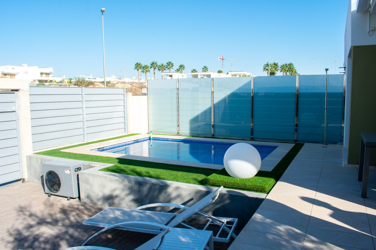 Se vende Villa - Chalet de 3 dormitorios en Costa Blanca, Alicante, España