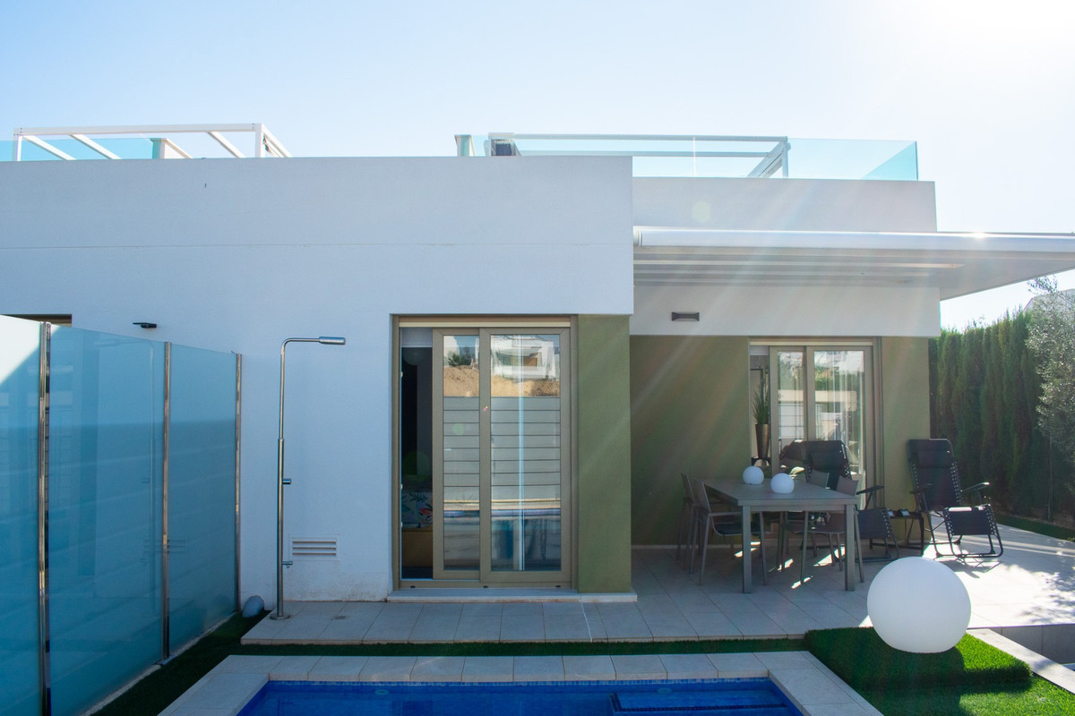 Se vende Villa - Chalet de 3 dormitorios en Costa Blanca, Alicante, España