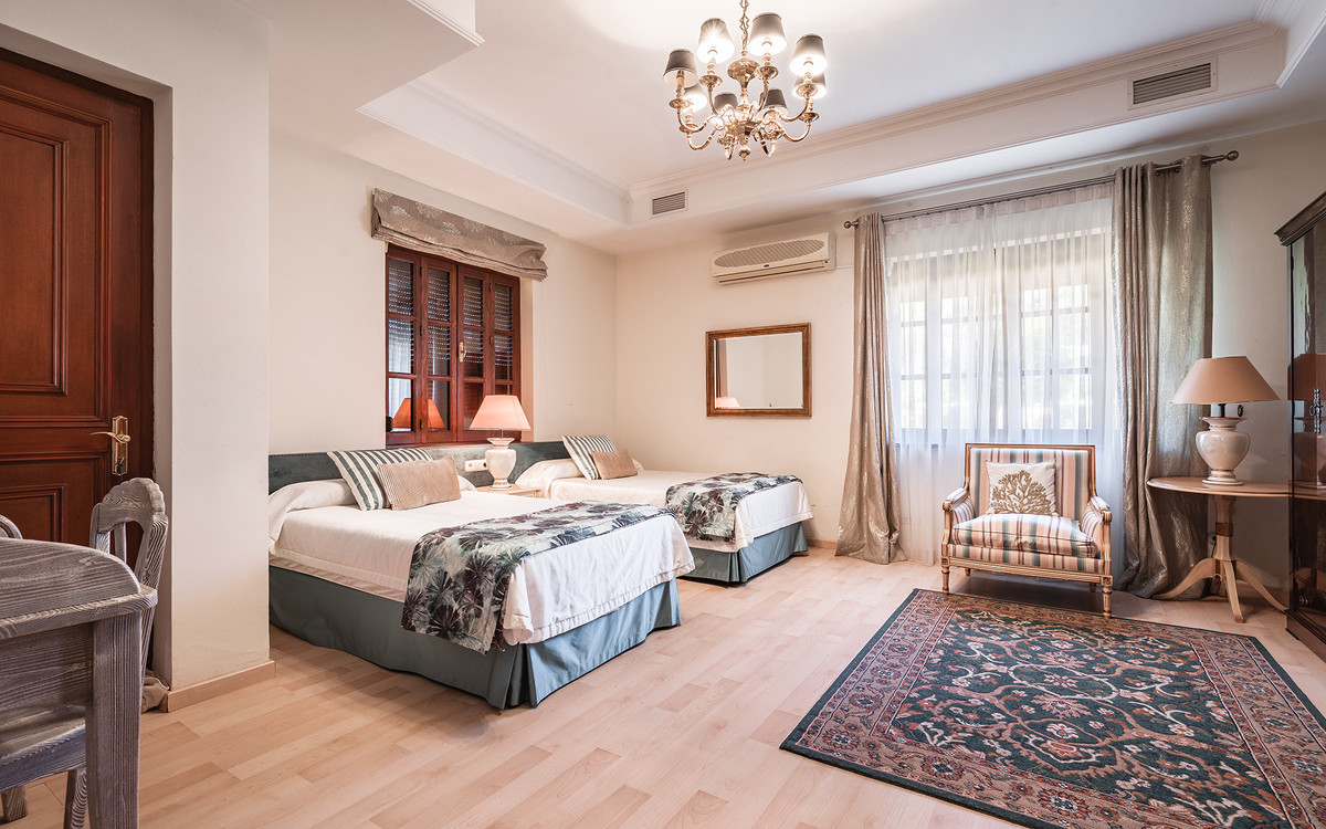 Se vende Villa - Chalet de 20 dormitorios en Costa Del Sol, Málaga, España