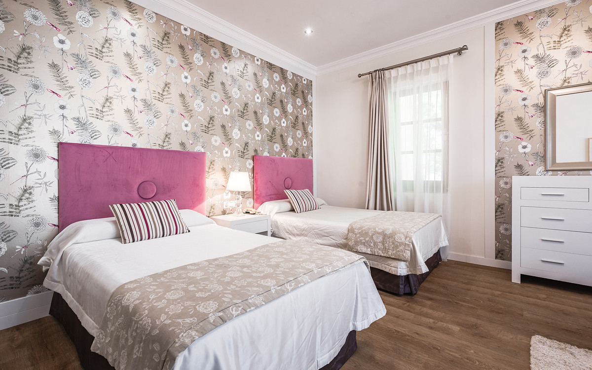 Se vende Villa - Chalet de 20 dormitorios en Costa Del Sol, Málaga, España