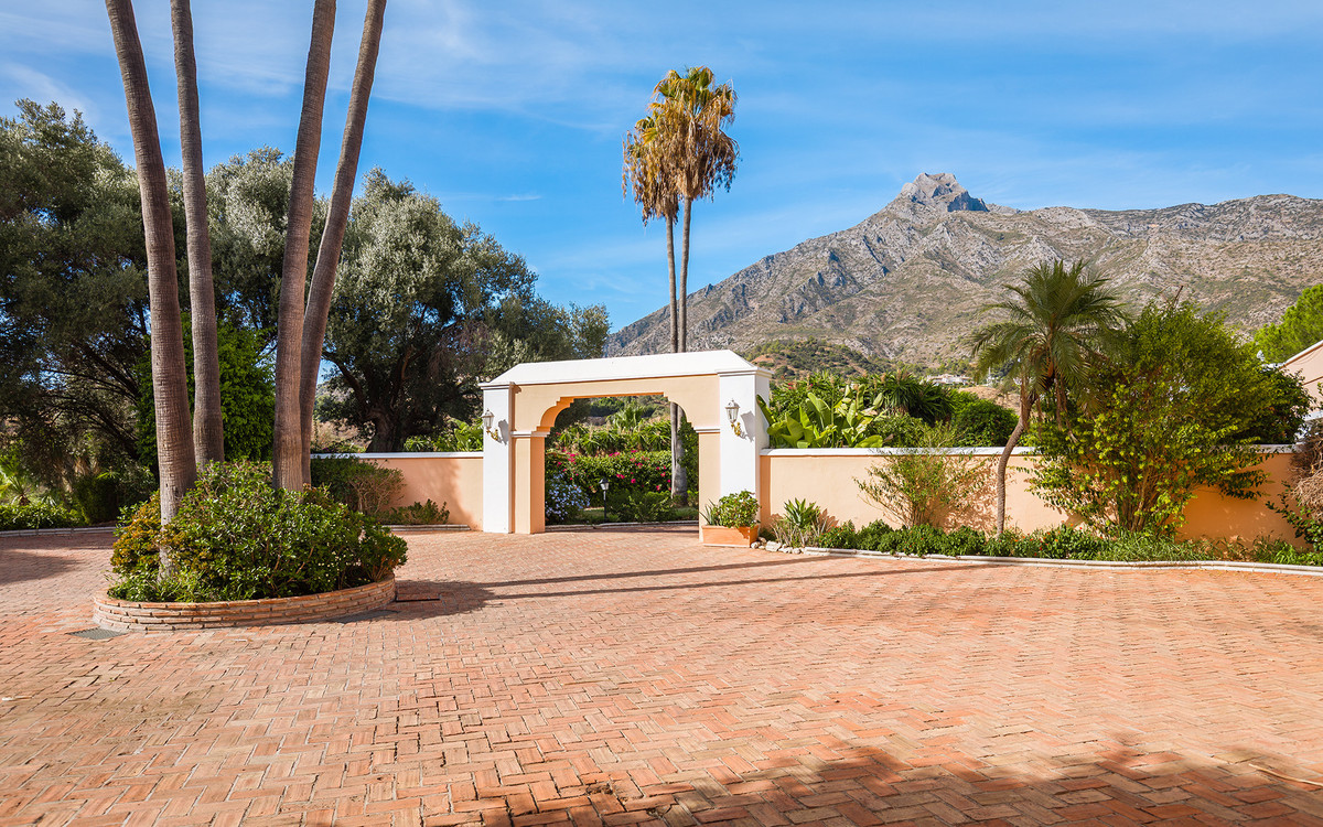 Se vende Villa - Chalet de 20 dormitorios en Costa Del Sol, Málaga, España