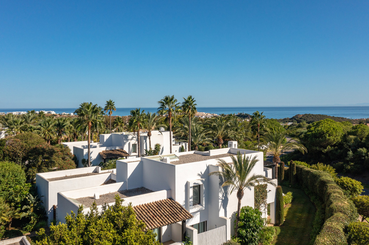 4 Bed Townhouse for sale in Casares Costa Del Sol, Málaga, Spain