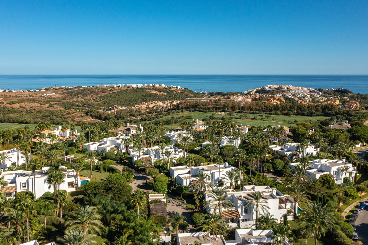 4 Bed Townhouse for sale in Casares Costa Del Sol, Málaga, Spain