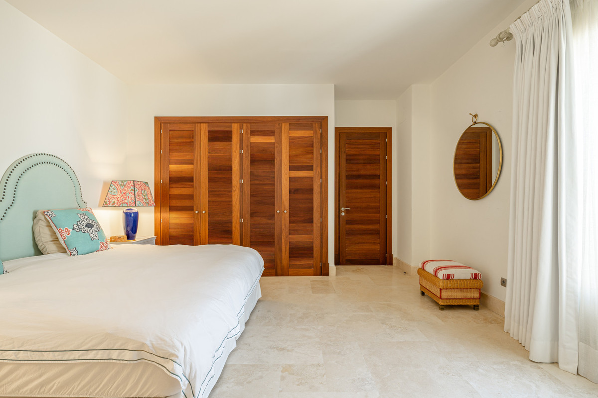 4 Bed Townhouse for sale in Casares Costa Del Sol, Málaga, Spain
