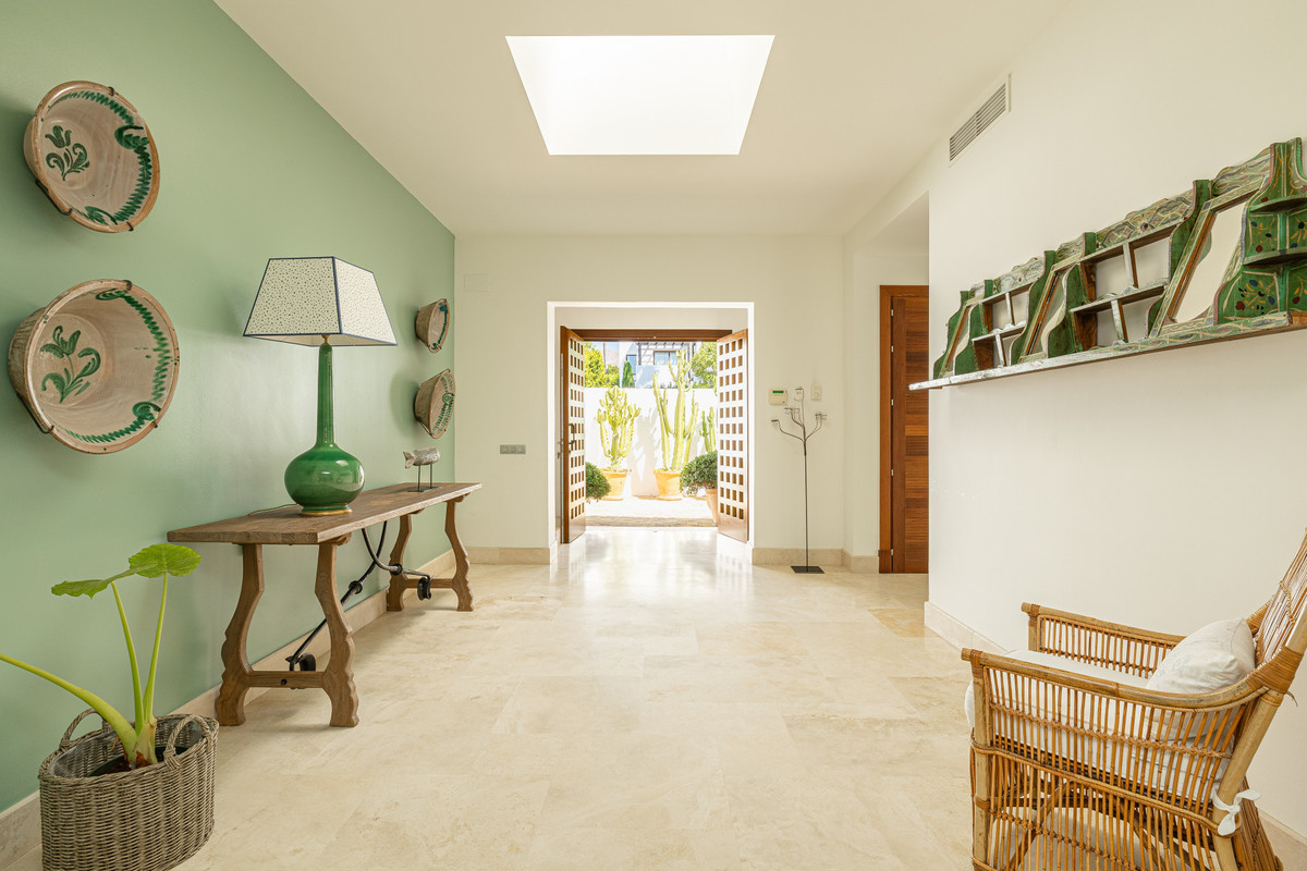 4 Bed Townhouse for sale in Casares Costa Del Sol, Málaga, Spain